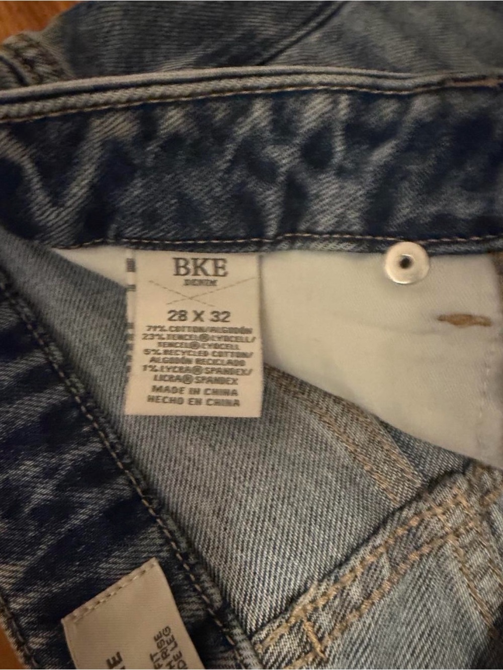 BKE Women's Wide-Leg Jeans in Light Blue Fade - Picture 2 of 3